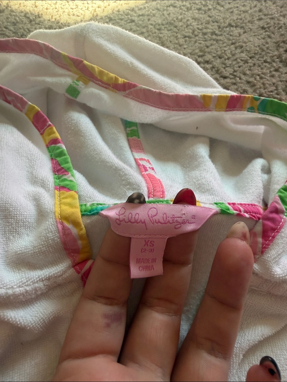B62 Lilly Pulitzer 2-3y White Hooded Terry Cover-Up with Pink Trim - Picture 2 of 4